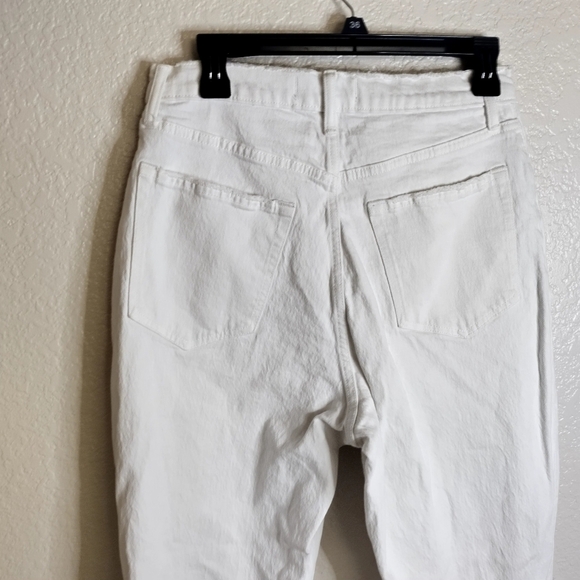 Abercrombie Curve Love The Mom High Rise Jean Distressed White Jeans Sz 31/12 - Picture 7 of 11